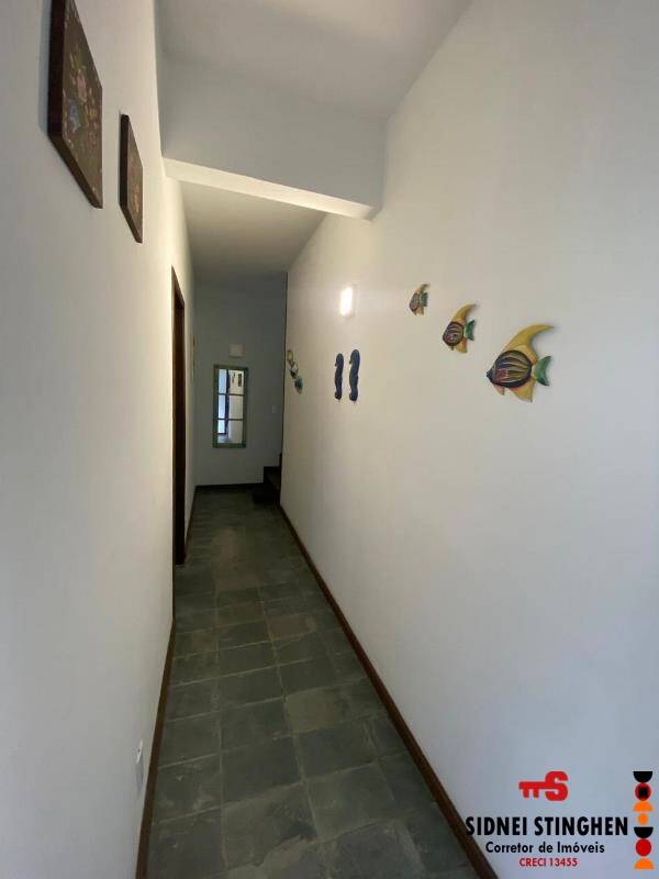 Casa à venda com 5 quartos, 230m² - Foto 25