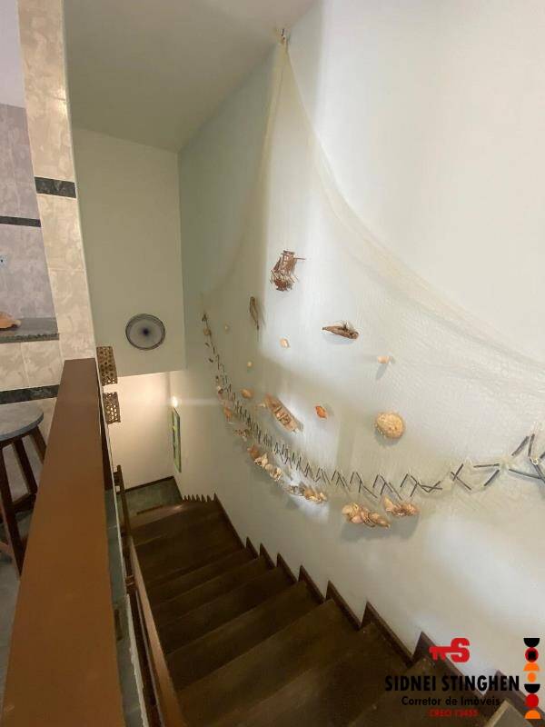 Casa à venda com 5 quartos, 230m² - Foto 30