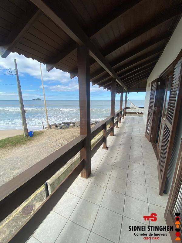 Casa à venda com 5 quartos, 230m² - Foto 32