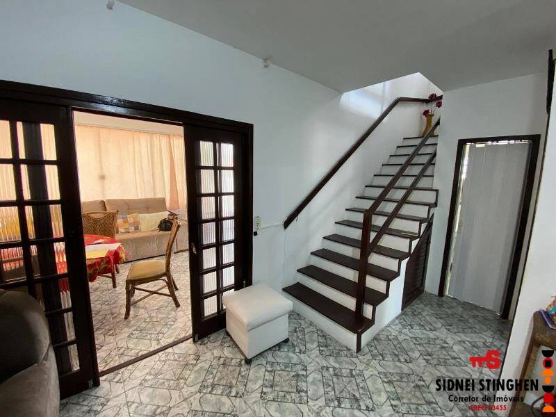 Casa à venda com 4 quartos, 150m² - Foto 14