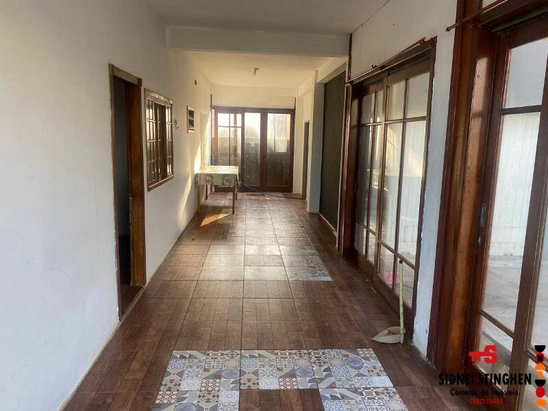 Casa à venda com 5 quartos, 148m² - Foto 6