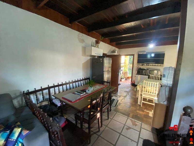 Casa à venda com 3 quartos, 160m² - Foto 4