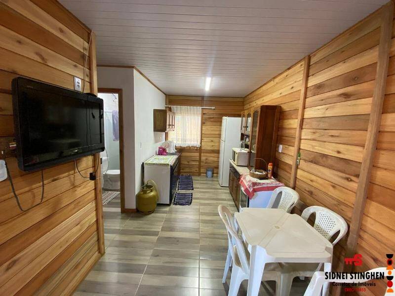 Casa à venda com 2 quartos, 70m² - Foto 4