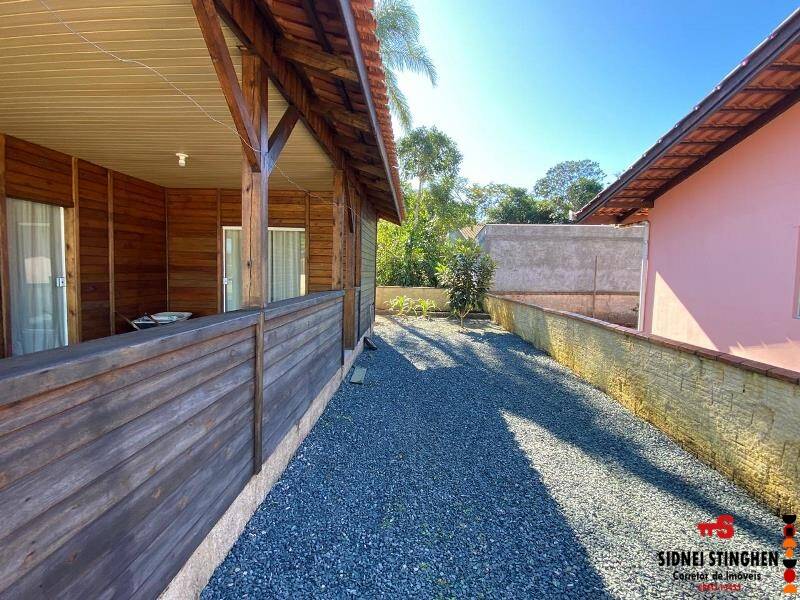 Casa à venda com 2 quartos, 70m² - Foto 10