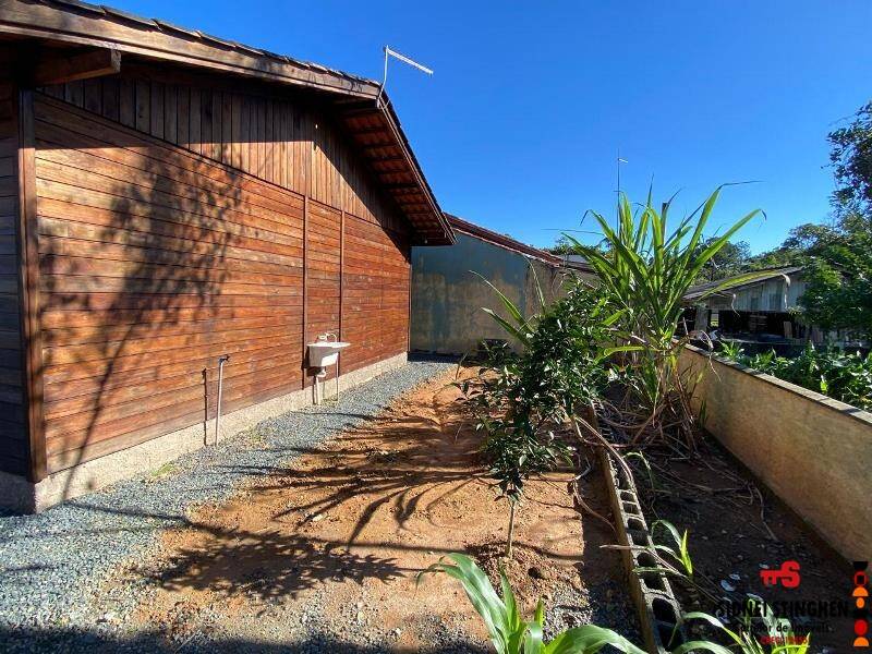 Casa à venda com 2 quartos, 70m² - Foto 13