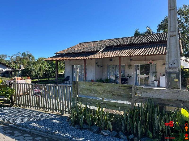 Casa à venda com 2 quartos, 95m² - Foto 2
