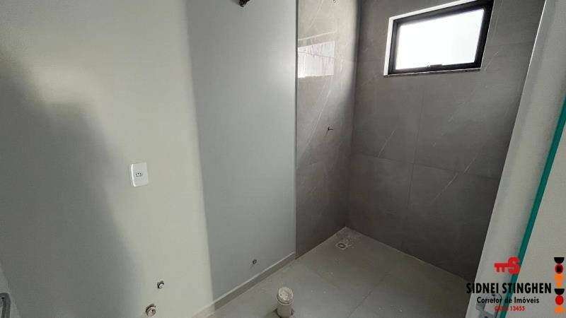 Casa à venda com 2 quartos, 62m² - Foto 9