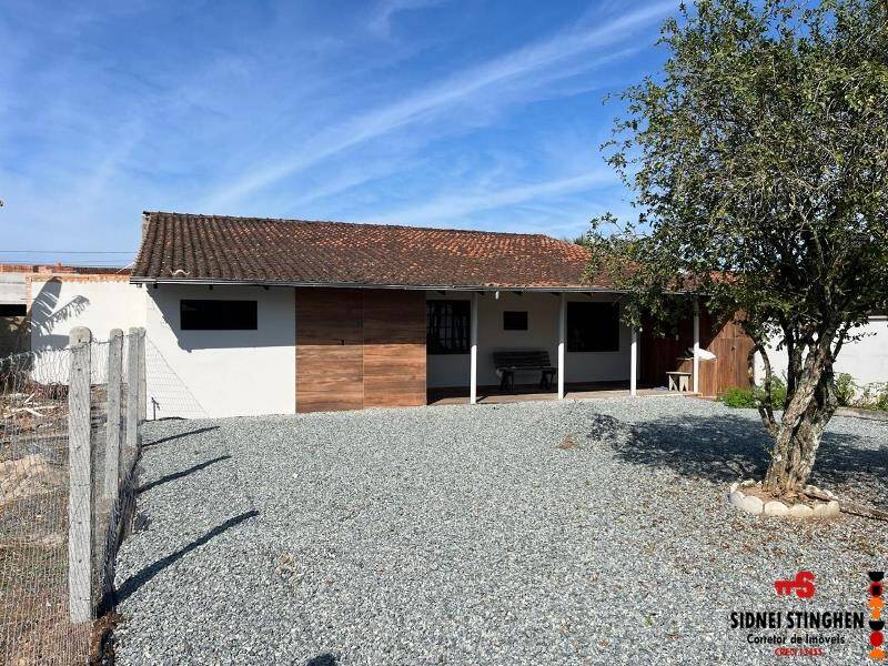 Casa à venda com 2 quartos, 90m² - Foto 3