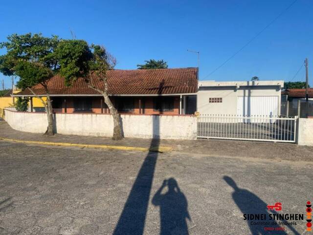 #900 - Casa para Venda em Balneário Barra do Sul - SC