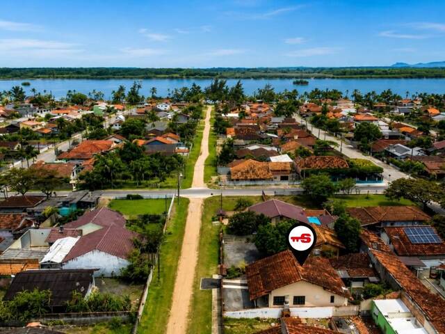 #817 - Casa para Venda em Balneário Barra do Sul - SC